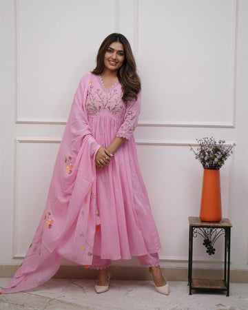 Pink embroidery kurta set