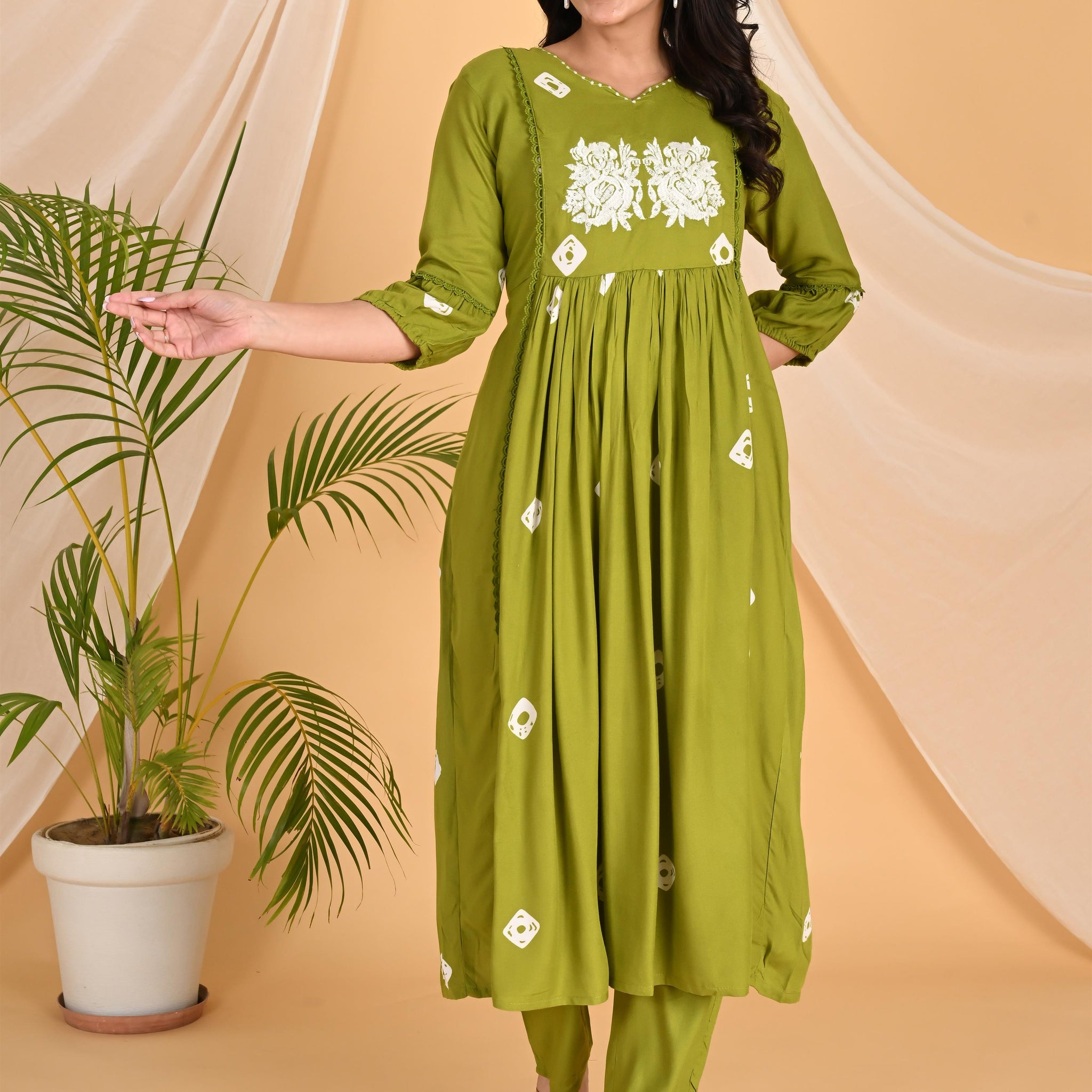 Green Flower embroidery kurta set